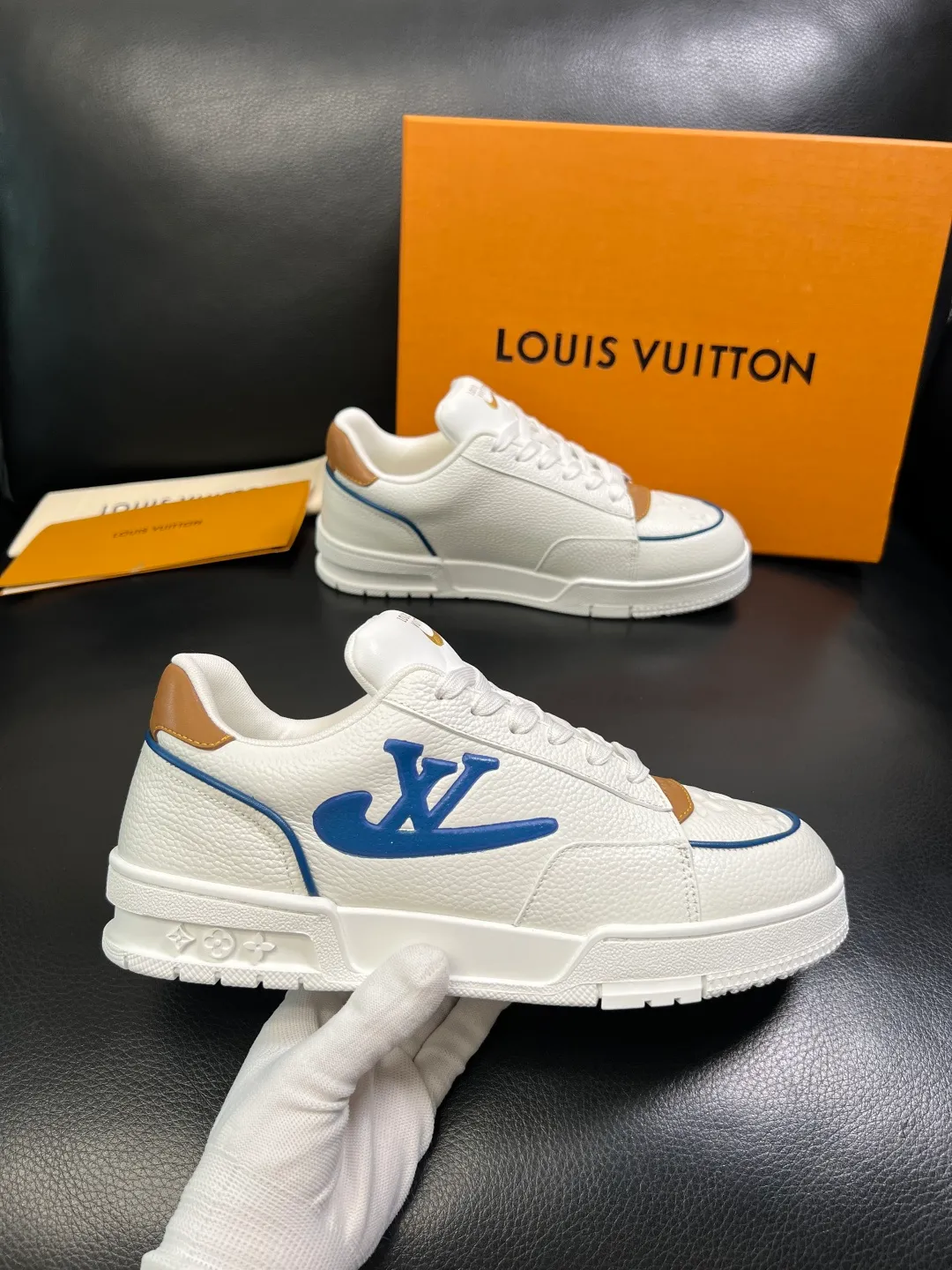 Men's shoes 💰840 Lv high quality top crafts Louis Vuitton, sports sneakers counter synchronization, uppers imported from Italy, high-quality splicing colorful complex crafts, imported mesh pads soft and comfortable, soles: original soles specially provided by the original factory, T men's shoes 💰U exclusive movable molded soles super comfortable, original factory single goods, code number 39-44 (customized 38 45)